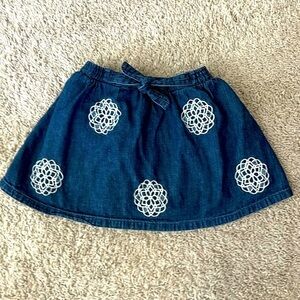 Children’s Place 3T denim skirt with white appliqués. Lined w/built in underwear